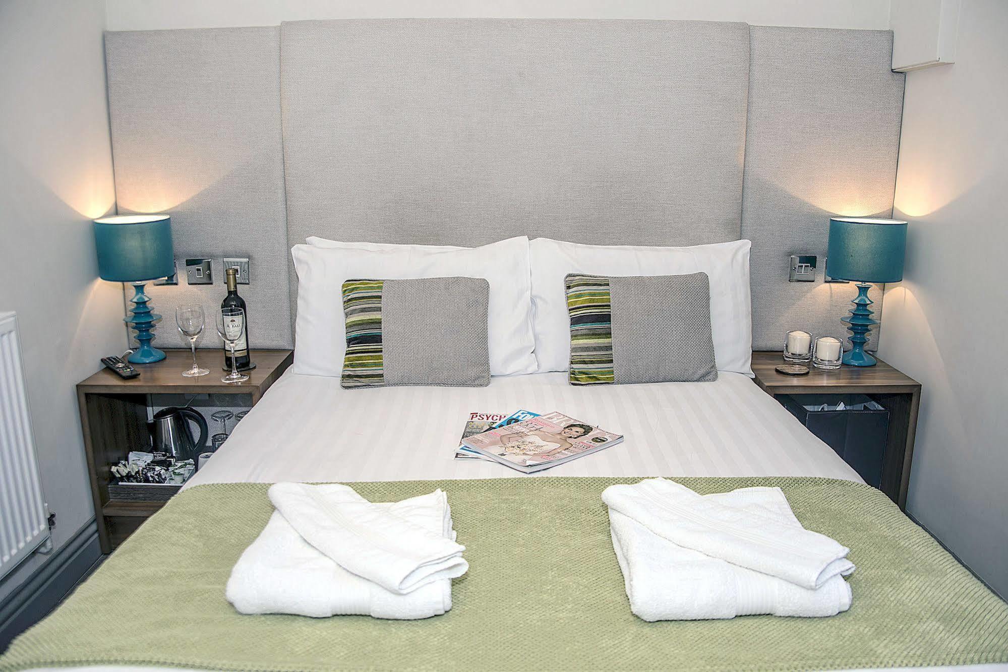 Base Apartamentos con servicio - City Road Chester Exterior foto