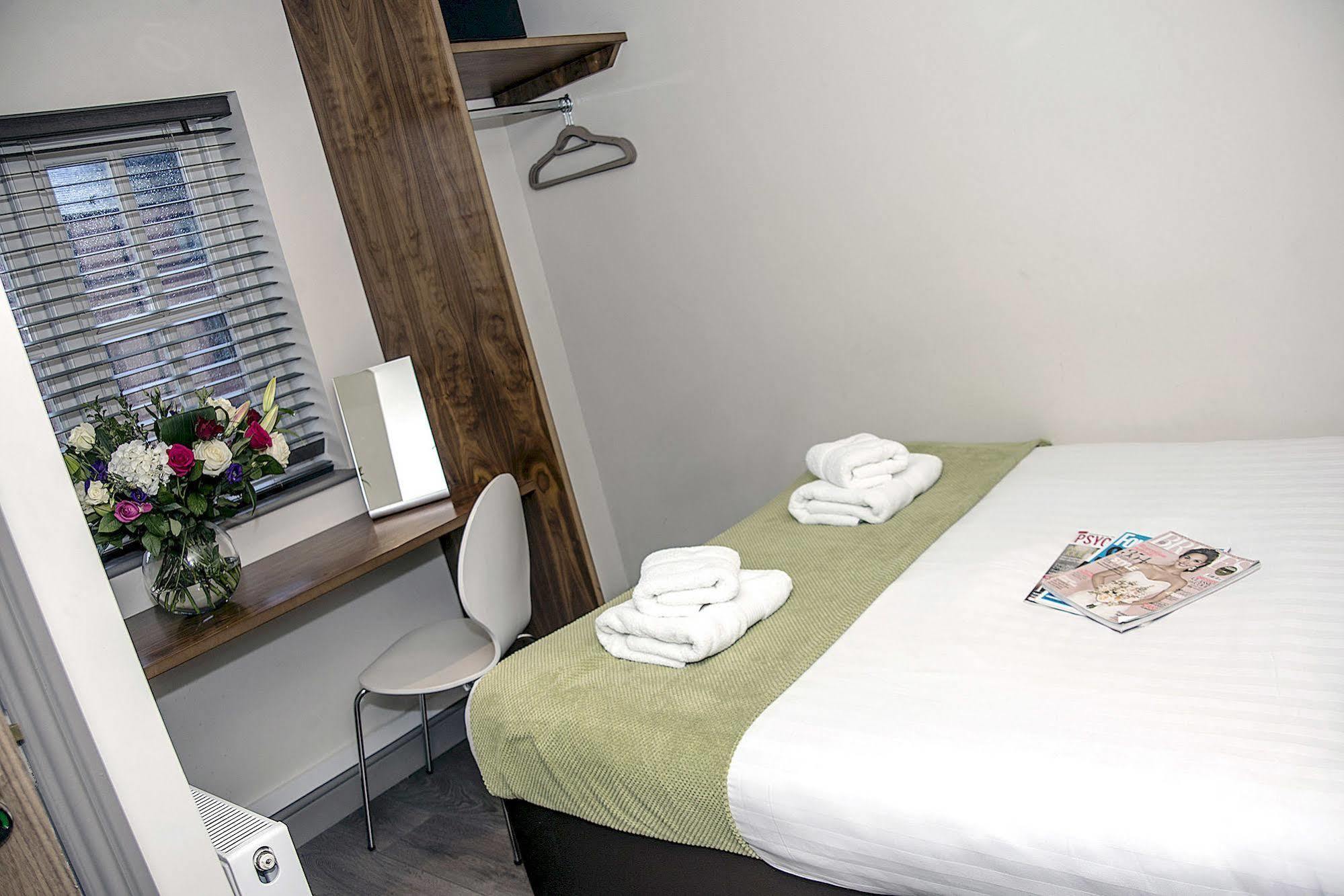 Base Apartamentos con servicio - City Road Chester Exterior foto