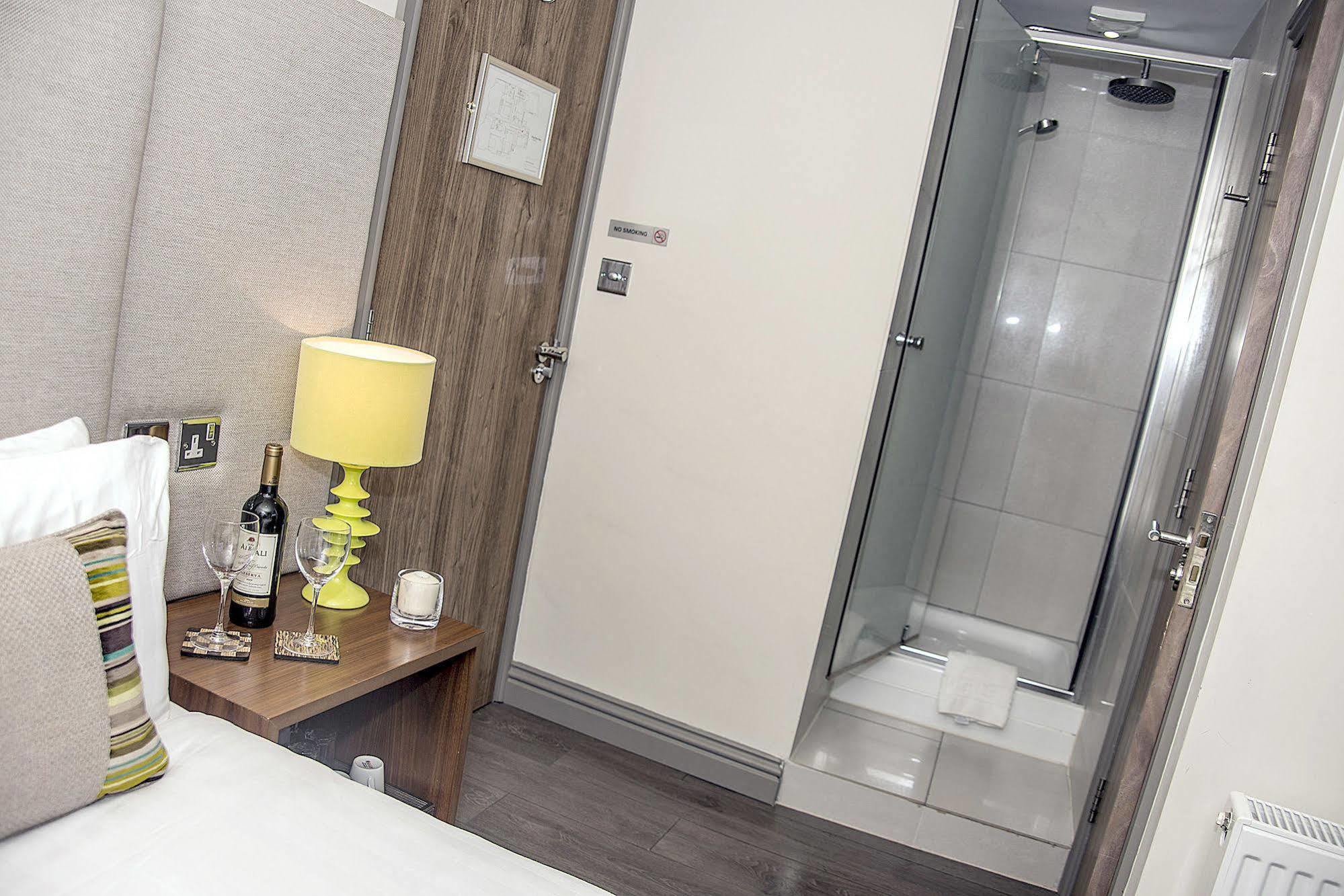 Base Apartamentos con servicio - City Road Chester Exterior foto