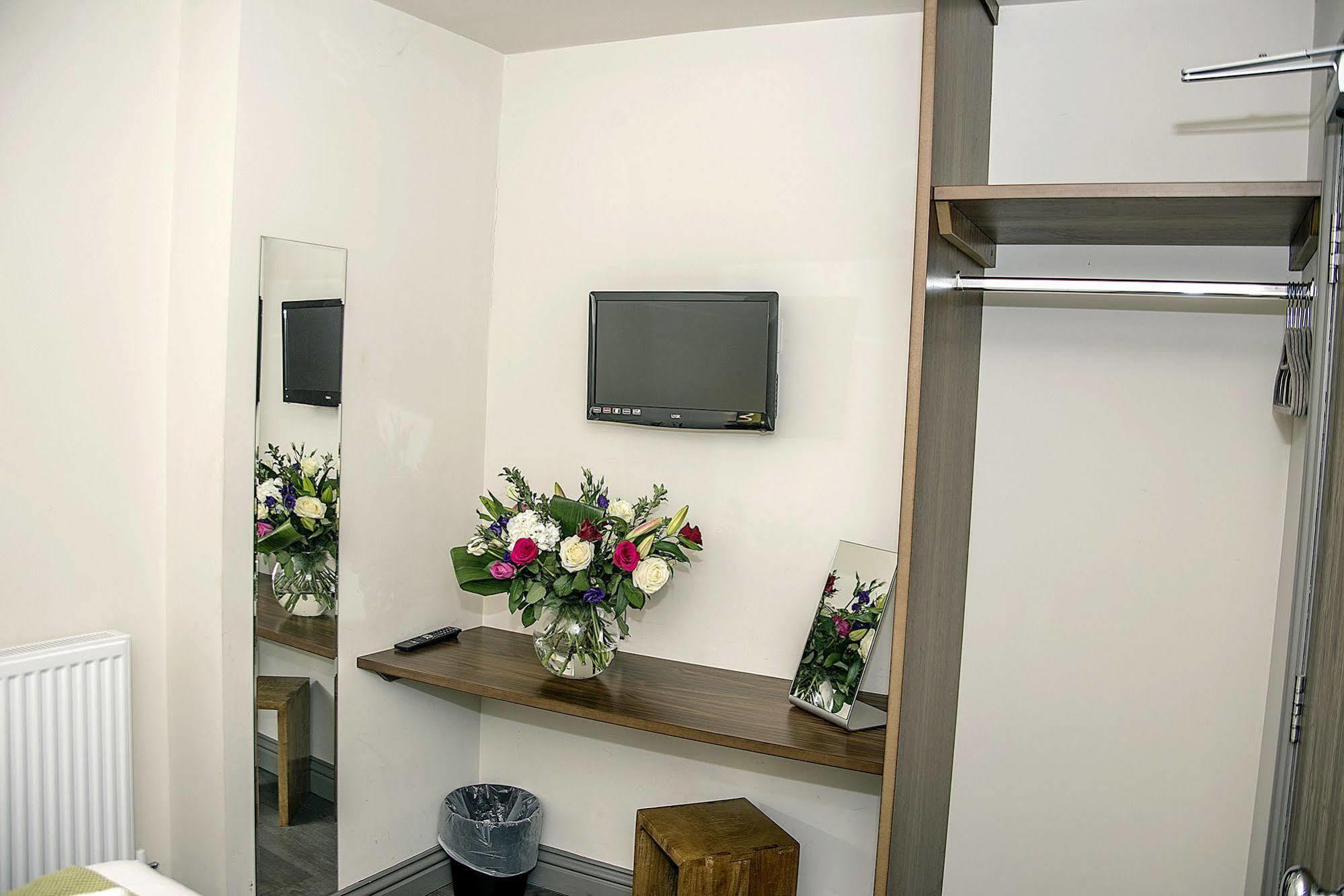 Base Apartamentos con servicio - City Road Chester Exterior foto