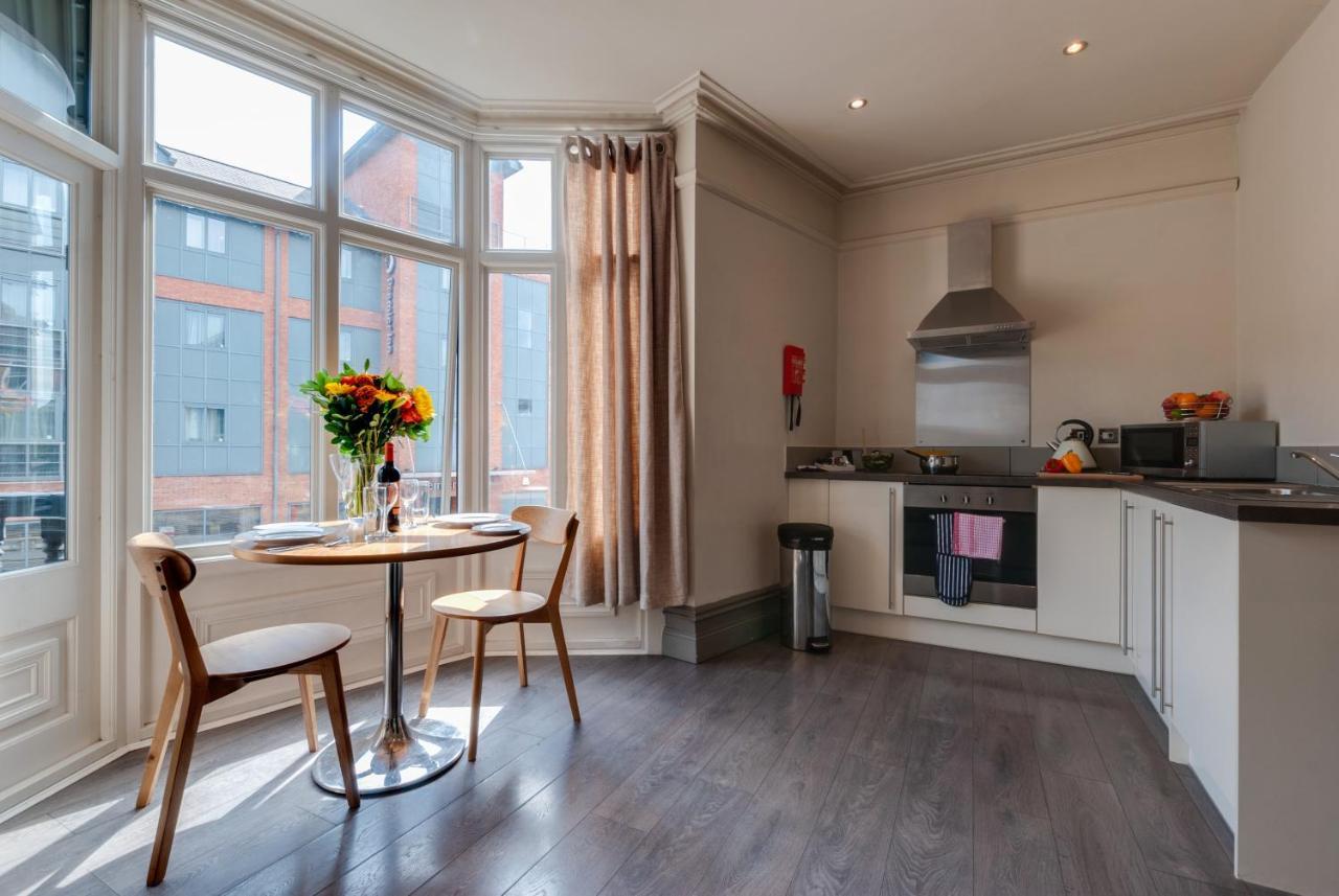 Base Apartamentos con servicio - City Road Chester Exterior foto