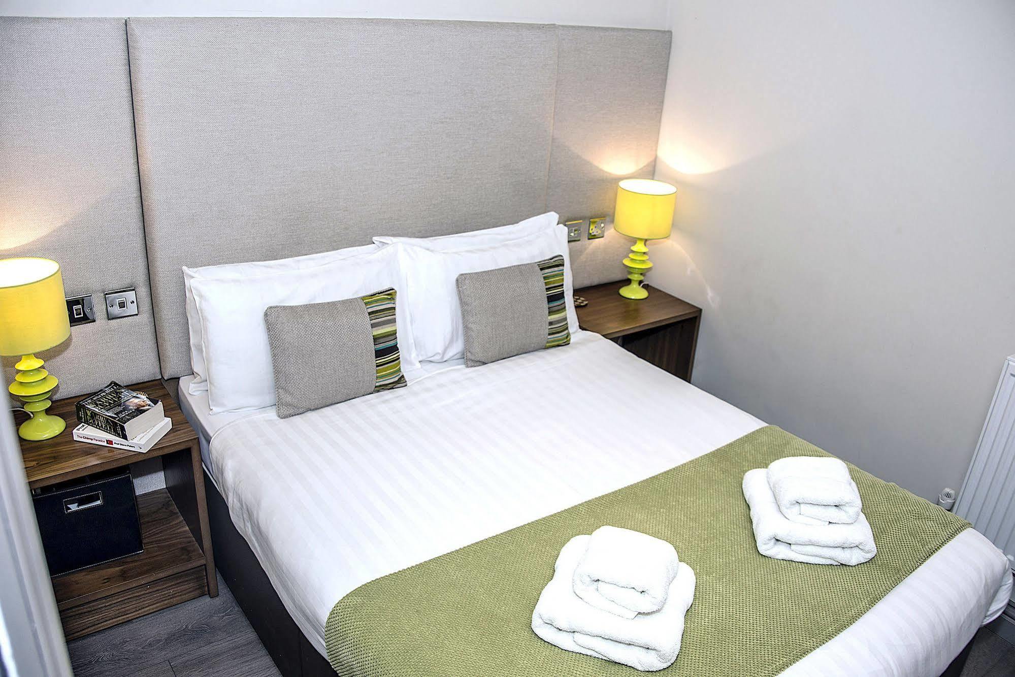 Base Apartamentos con servicio - City Road Chester Exterior foto